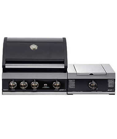 Gas built in barbecue with sear burner
